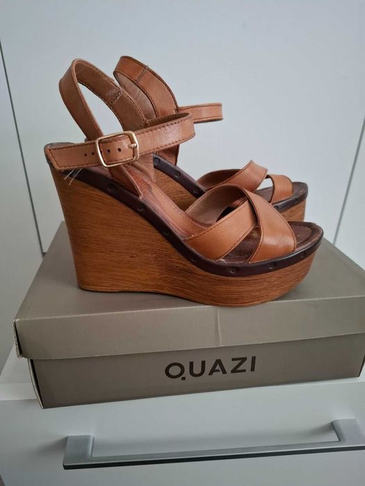 Quazi Sandały Brązowy r. 37, długość wkładki 24cm