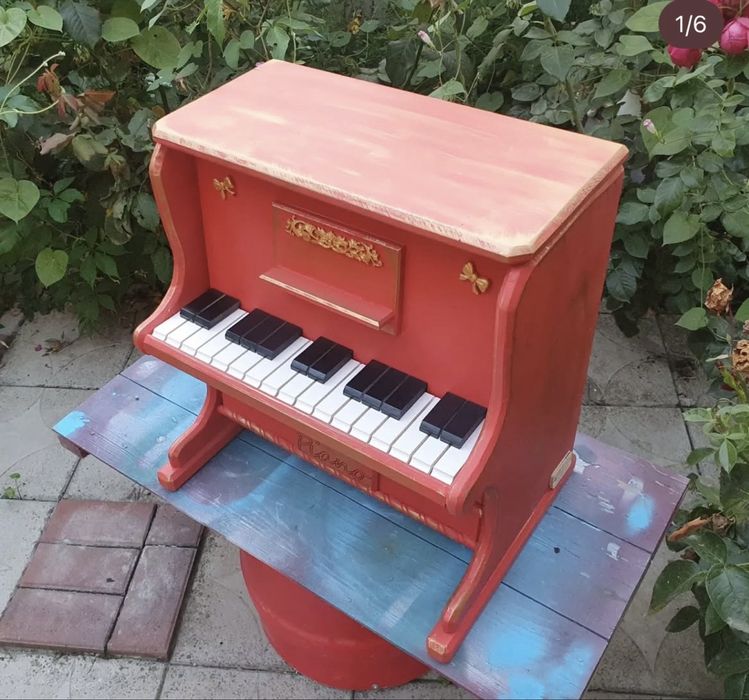 Студійний декор новорічний піаніно декор