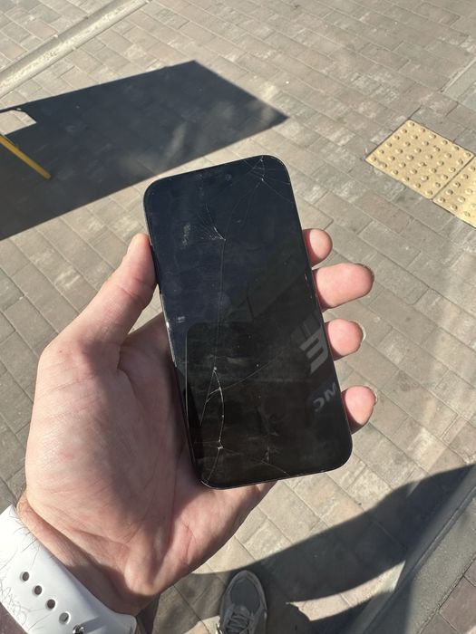 Продам Iphone 15 pro 256гб