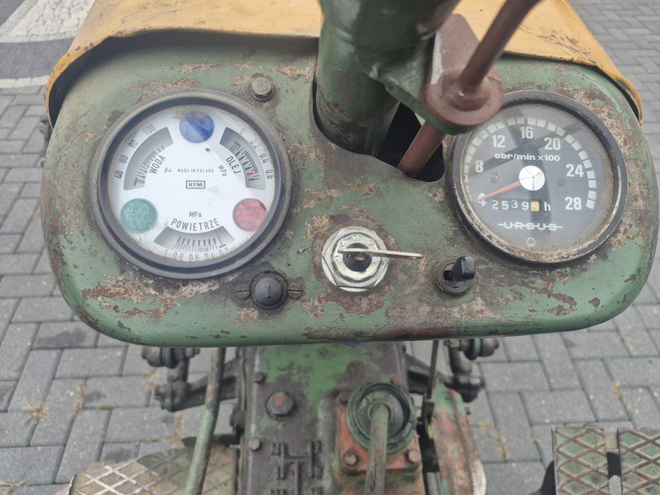 Ciągnik Ursus  C 328 rok 1966  oryginalny
