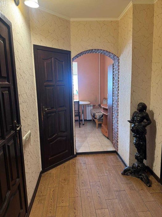Придаж трикімнатної квартири 78 м., метро Теремки, Магелан