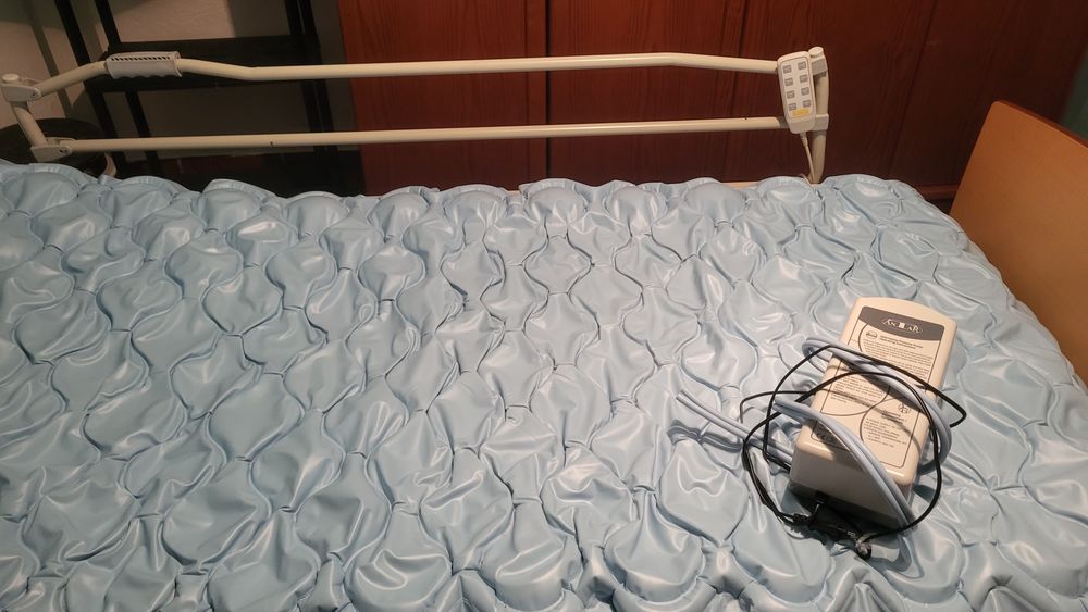 Cama Articulada Elétrica + Colchão Anti-Escaras (Como Nova)