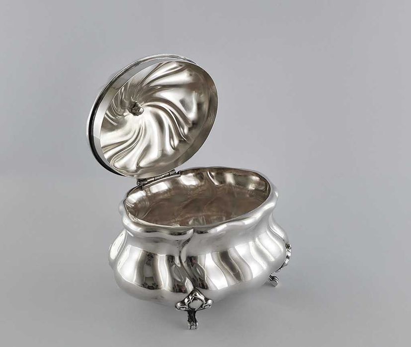 Srebrna cukiernica  autorstwa Christian Wilhelm &  Karl Deyhle