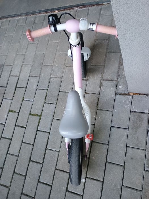 Rowerek biegowy dla dziewczynki