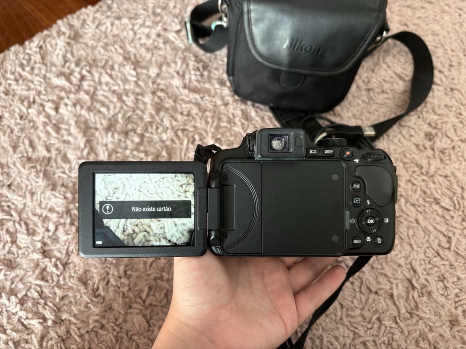 Nikon CoolPix B700