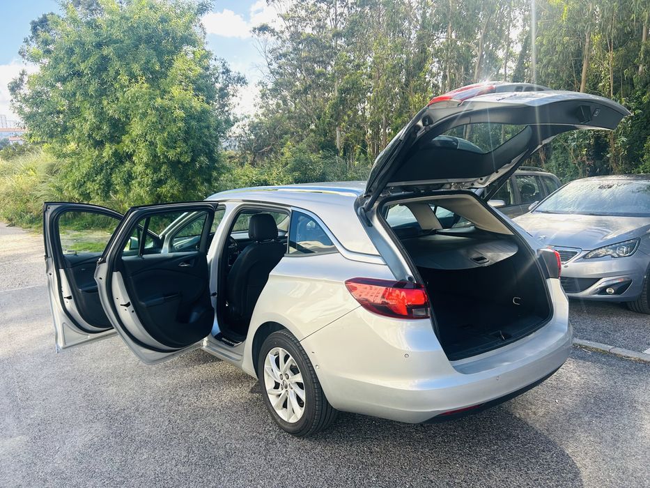Opel Astra 1.6 CDTI modelo Excellence - Muito estimada
