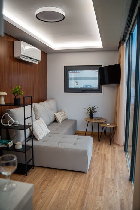 Nowoczesny domek mobliny, modułowy, letniskowy, kontenerowy.