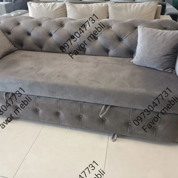 Диван в наявності