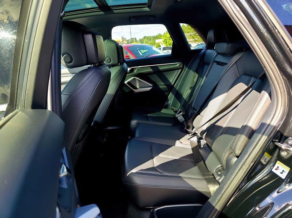 Audi Q3      2022