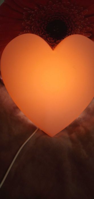 Lampka nocna Serce różowe Ikea