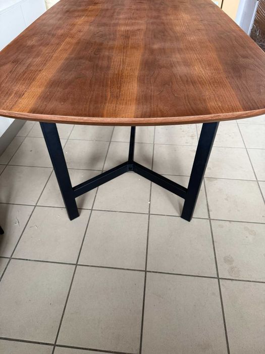 Stół Halmar NORTON – blat orzech / nogi czarne – POWYSTAWOWY, jak nowy