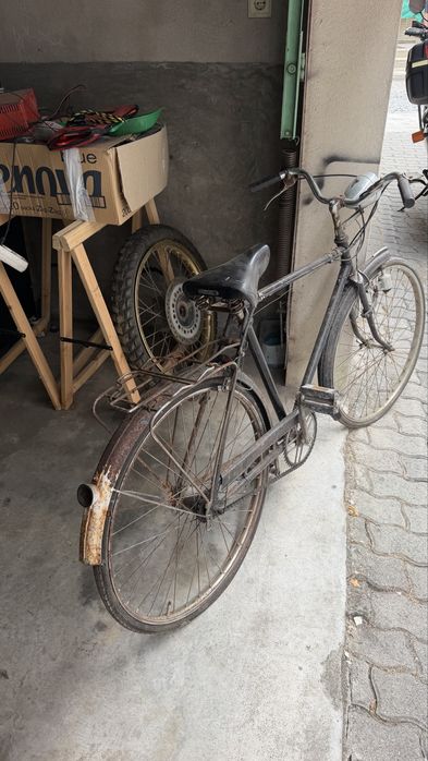 Bicicleta antiga / vintage – para restauro