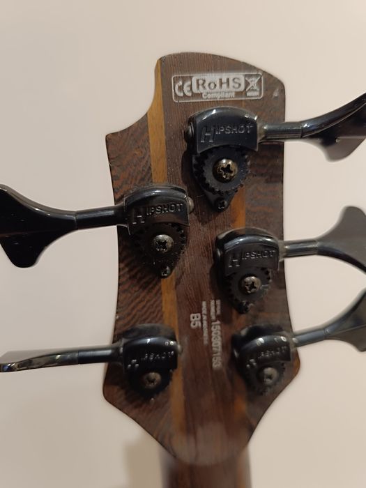 Gitara basowa Cort B5