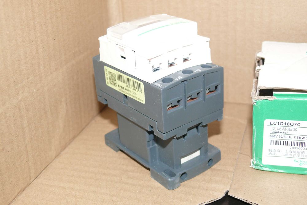 Disjuntor - SCHNEIDER Contactor  LC1D18M7C