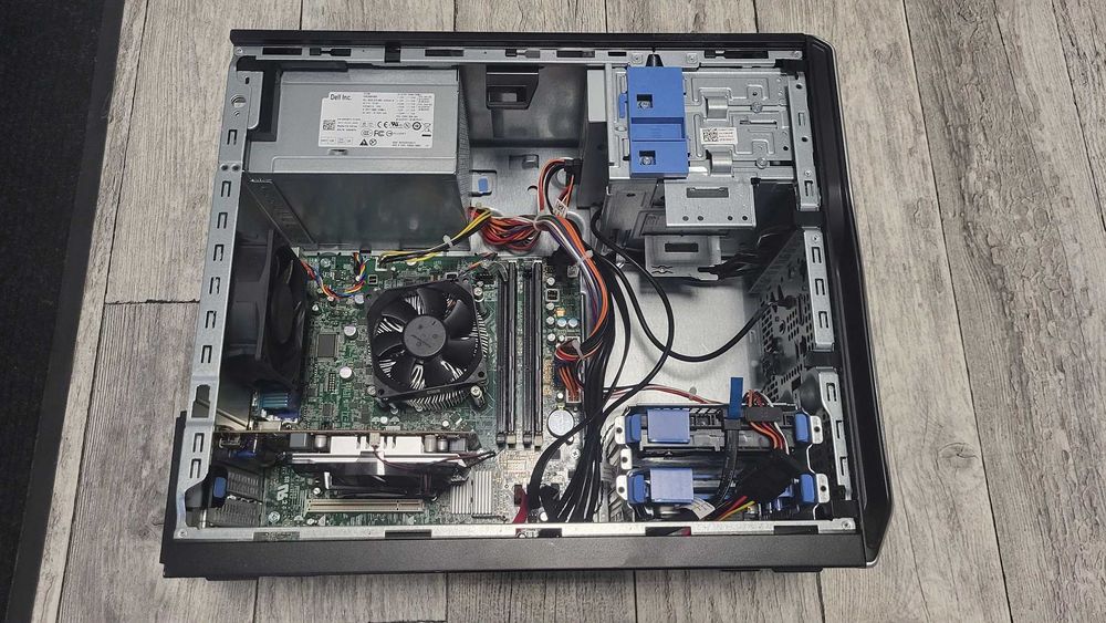 KOMPUTER DELL Intel 3.1GHz 8GB RAM Radeon HD 4670 40GB SSD + 250GB HDD