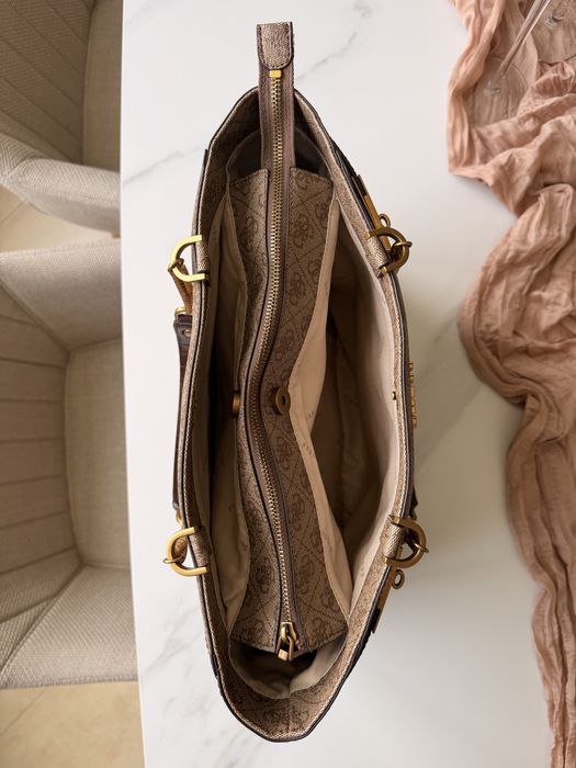 Mala Guess Zadie Tote