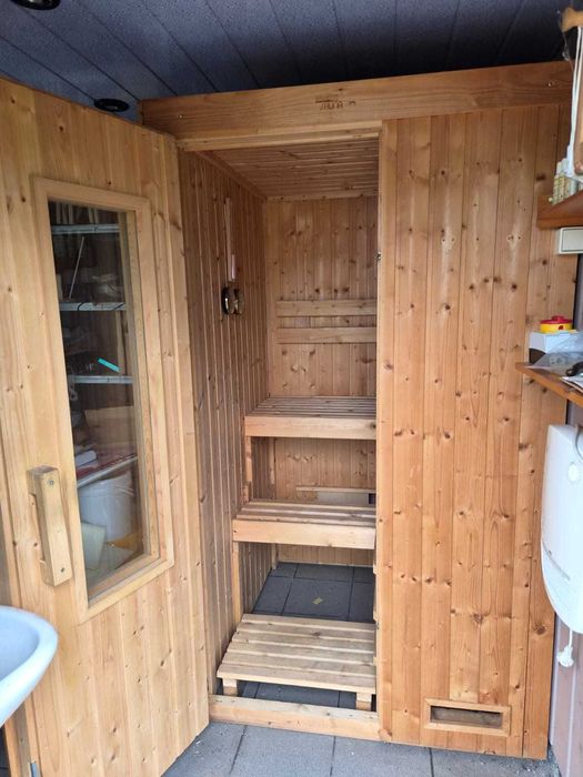 Sauna FIŃSKA SUCHA PIEC 230v akcesoria kamienie drewno privileg z drewna na taras ogród pod zadaszenie 1 2 3 4 osobowa 2 ławki piętra zewnetrzna opis