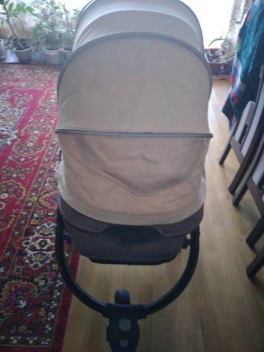 Дитяча коляска три в одному