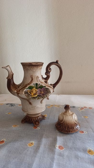Jarra cerâmica com tampa