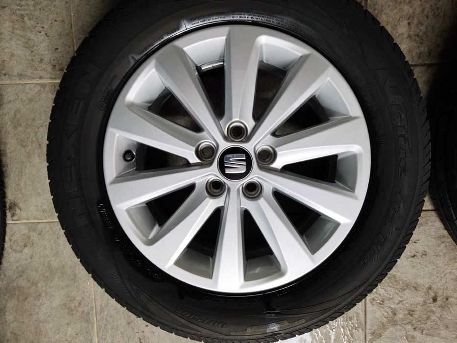 Jantes 15 originais Seat furação 5X100 com pneus