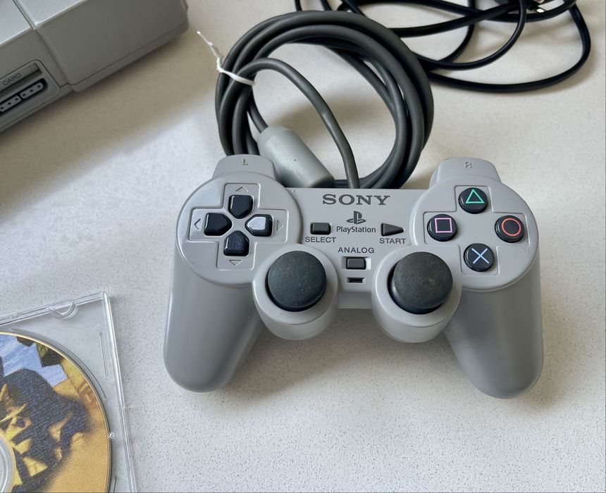 Reservado 26/05 Consola Sony PlayStation 1 PS1 Desbloqueada + Comando + Cabos + Jogo Gravado