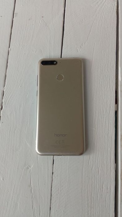 Продам телефон Honor 7C