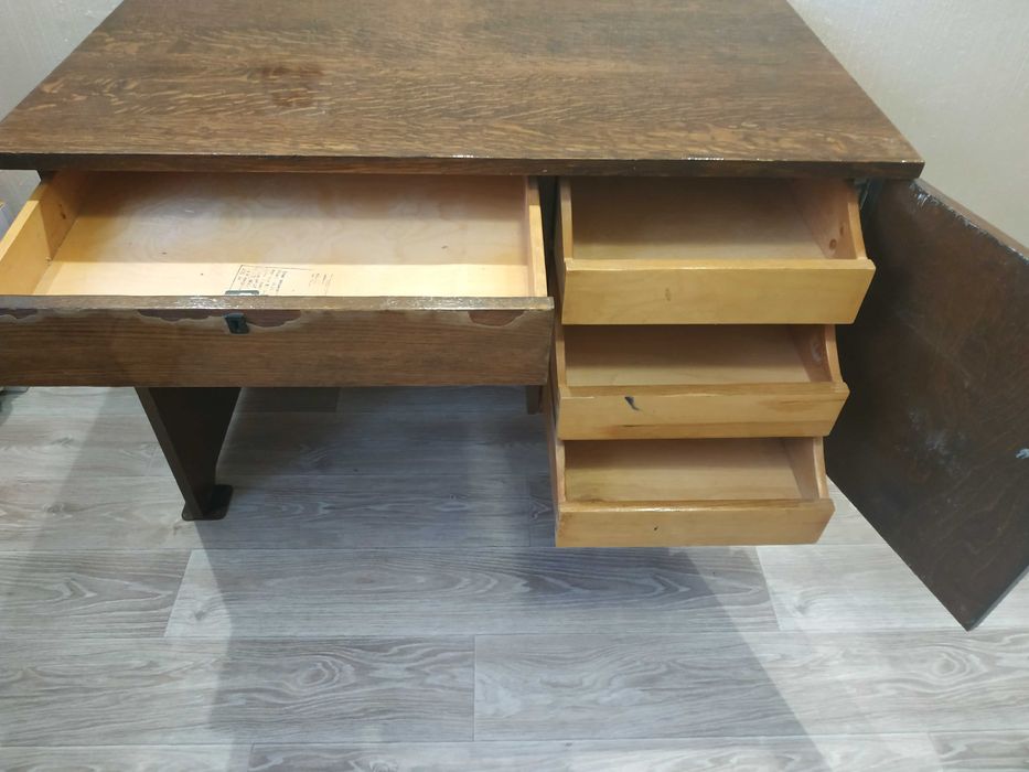 Стол письменный, стол компьютерный.