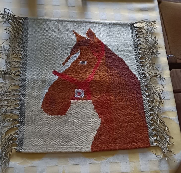 Dywanik /makatka  40x 43 z frędzlami