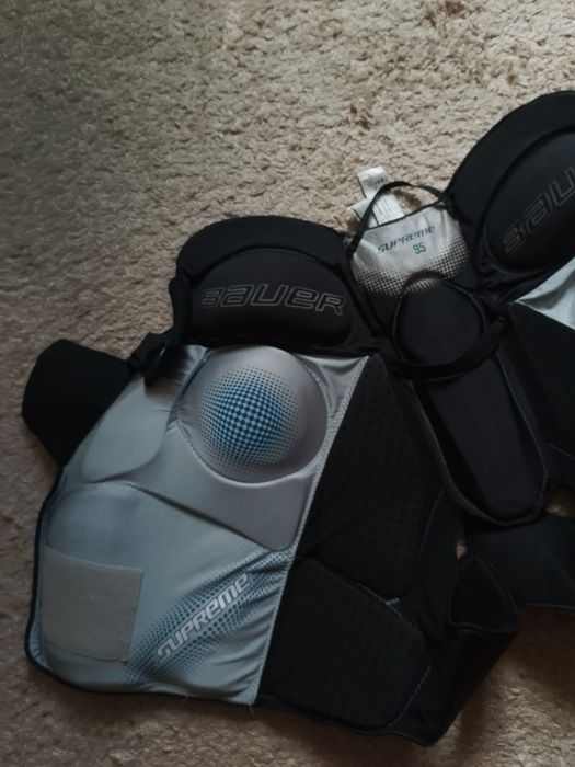 Спорт хоккейный  нагрудник Bauer Supreme
