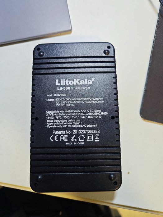 Kultowa ładowarka LiitoKala Lii-500 (18650, AA, AAA) - super stan.