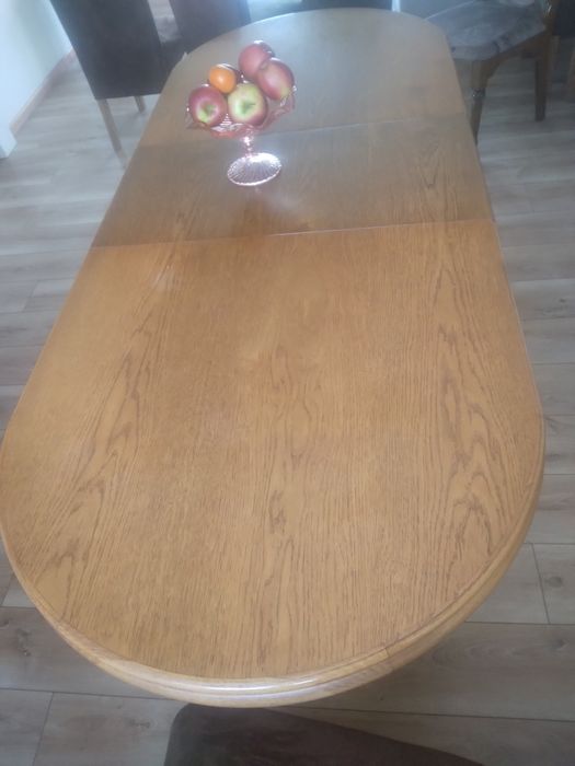 Stół rozkładany 4-6 osób plus krzesła