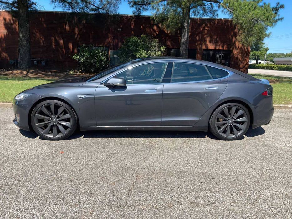 Tesla Model S 75D      2016