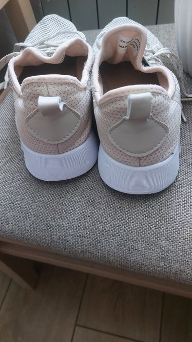 Lekkie buty sportowe wsuwane beżowe atmosphere 38 uk 5