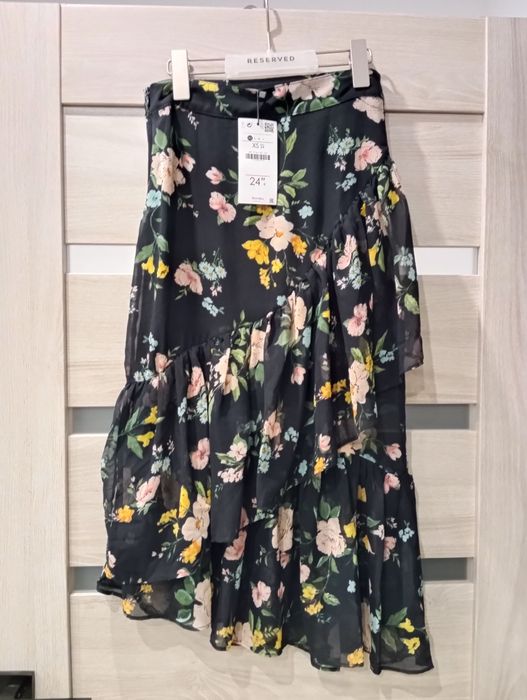 spódnica w kwiaty midi Bershka xs