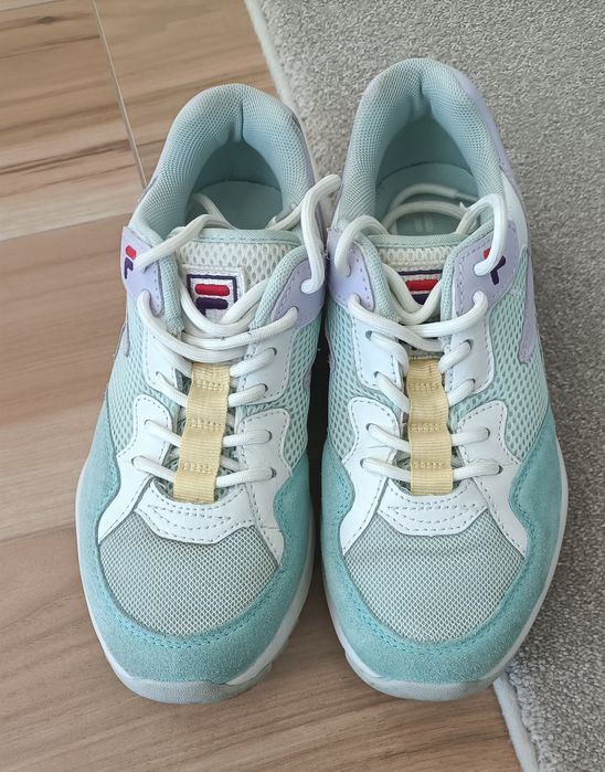 Tênis da Fila n.37 já foram usados