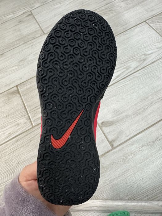 Бампи футзалки найк 31