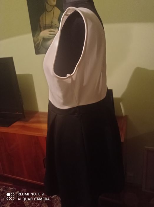 Czarno biała sukienka