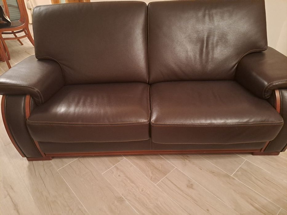 Sofás em pele como novos