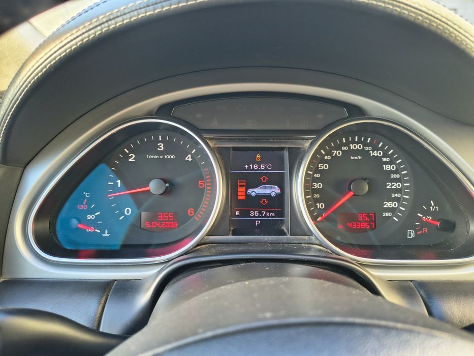 Audi Q7 4.2 tdi. 6 osobowe.