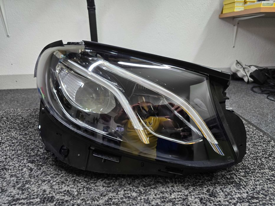 Farol Mercedes E W213 PreLci