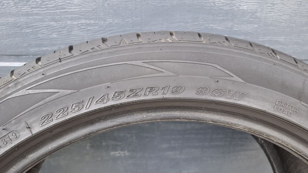 Nexen 225/45 R19 Nfera 6 mm