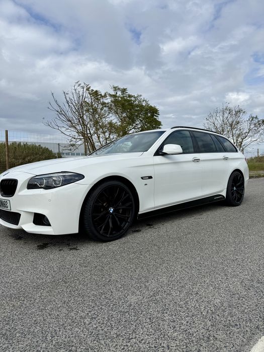 BMW 520d Pack M, 184cv, Tecto Panorâmico, Jantes 20”, Faróis LED