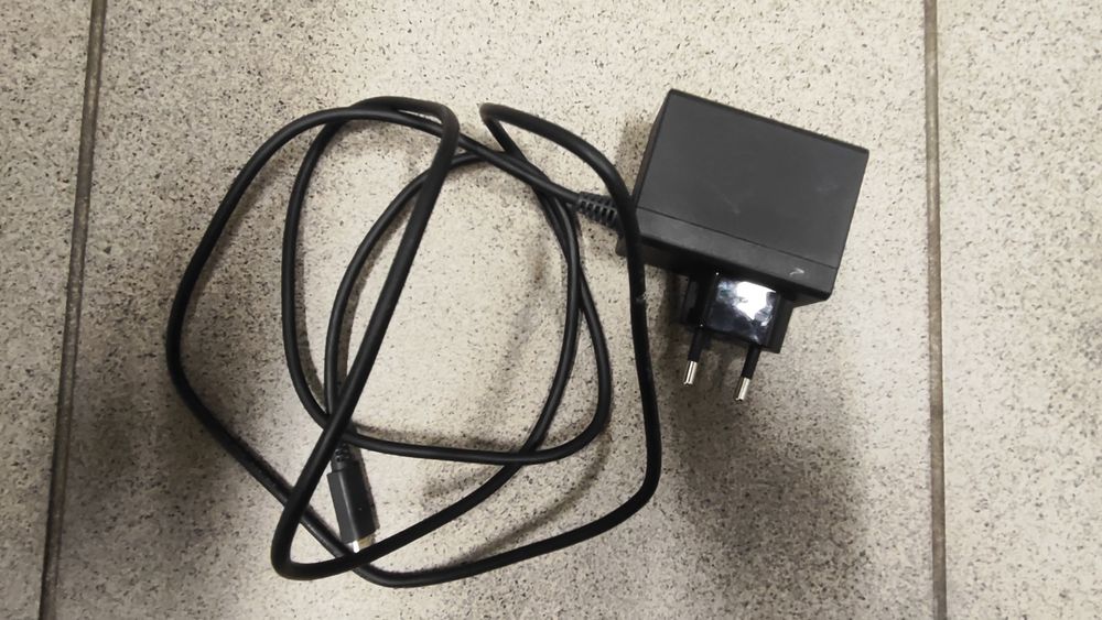 Nintendo Switch Lite + 2 gry