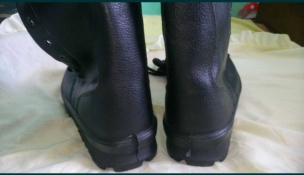 Продаются новые зимние берцы 42 р.