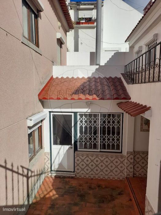 Moradia T5 para arrendamento