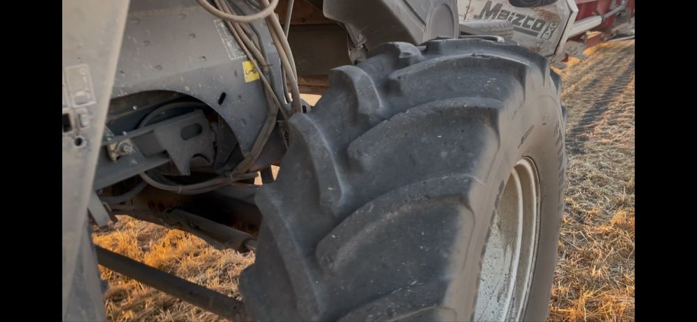 Комбайн зернозбиральний NEW HOLLAND CR9080