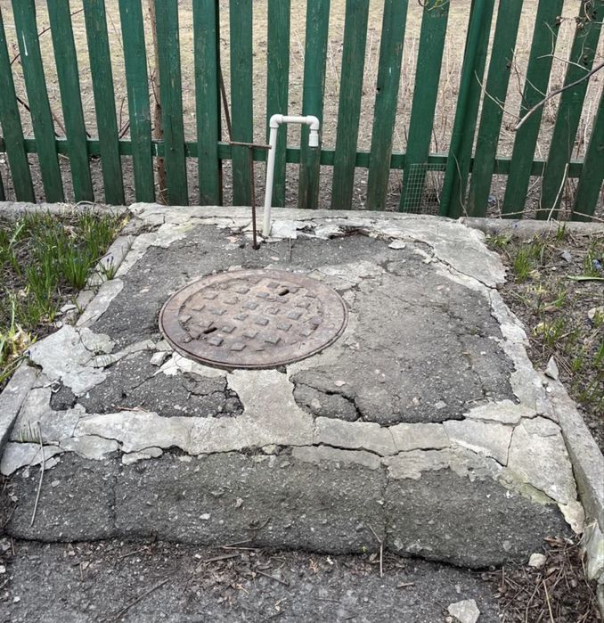 Продам 1/2 окремий двір , 25 школа !