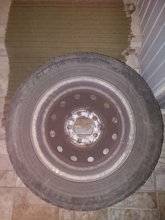 Продам 2 колеса с дисками Росава 185/75r16