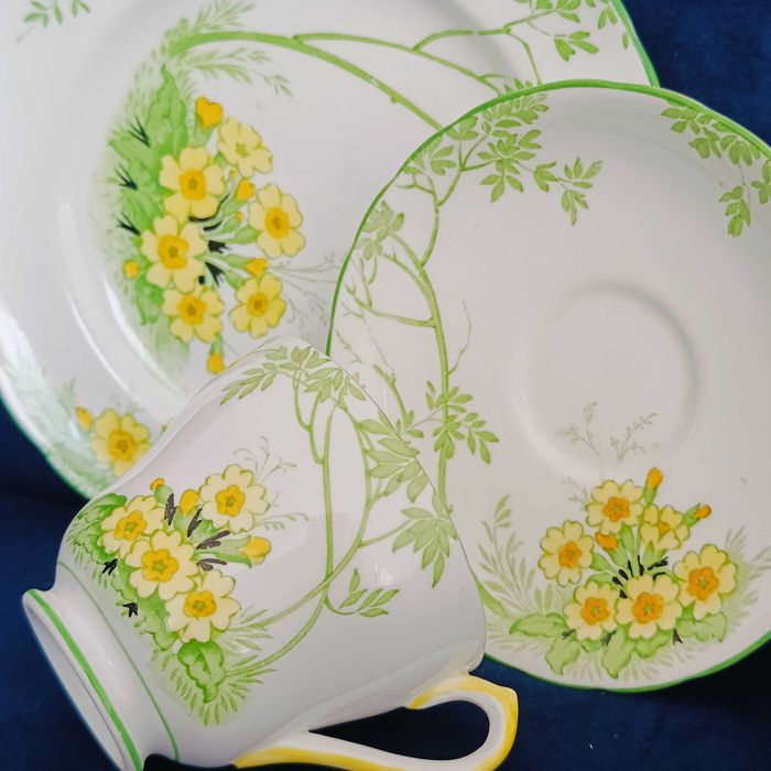 **PIERWIOSNKI**filiżanka porcelana New Chelsea 1936+