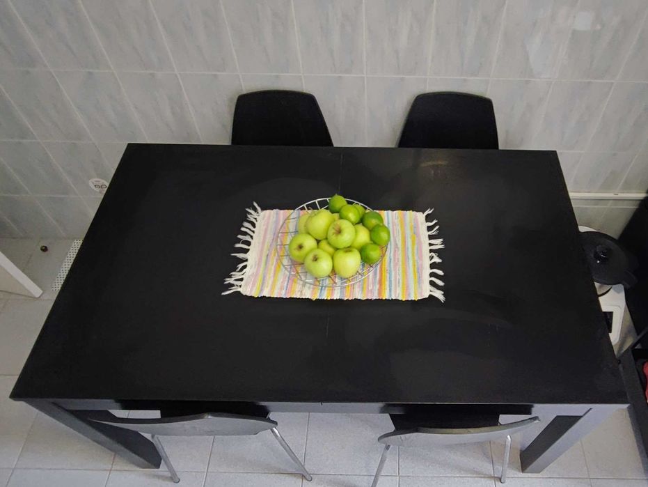 Mesa extensível com 4 cadeiras IKEA